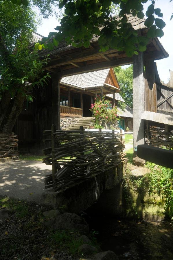 The Village Pension Breb Exterior foto